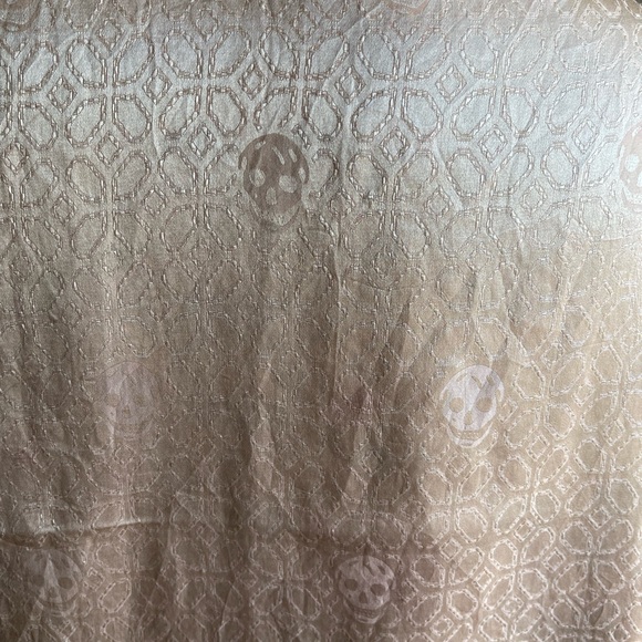 Alexander McQueen Silk wrap/Shawl. - Picture 3 of 16